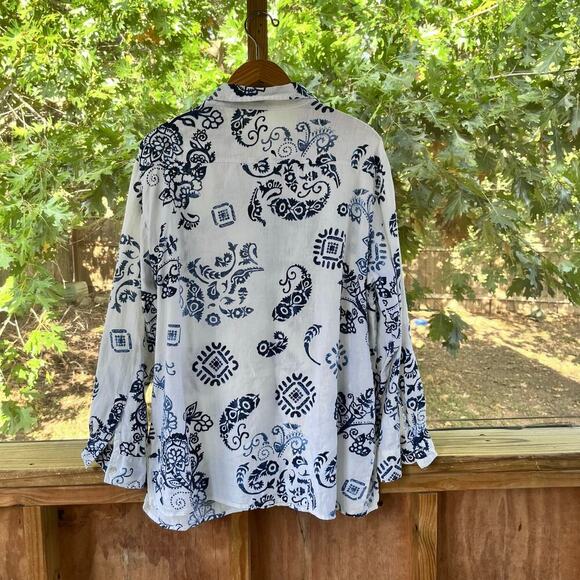 Chico's Women's White And Blue 100% Linen Paisley Print Top Size 3 (XL) - Picture 2 of 9